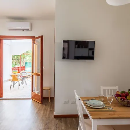 Sabrina Daire Mondello