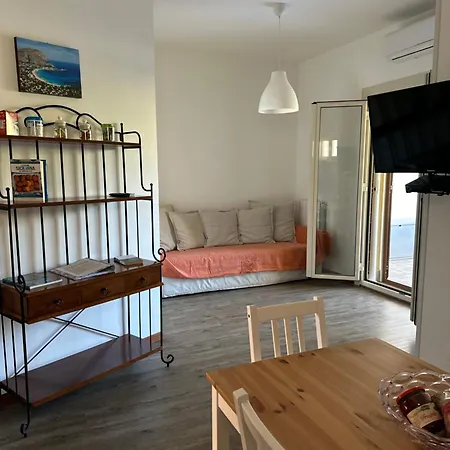 Daire Sabrina Mondello